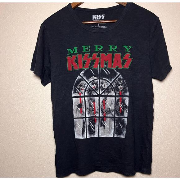 🎄 Lucky Brand x KISS “Merry KISSmas” Holiday Graphic Tee – Size S - Picture 1 of 5